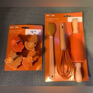 NEW At Home Homespun Harvest 4 Pc Plunger Leaf Cookie Cutters & 3 Pc Baking Set